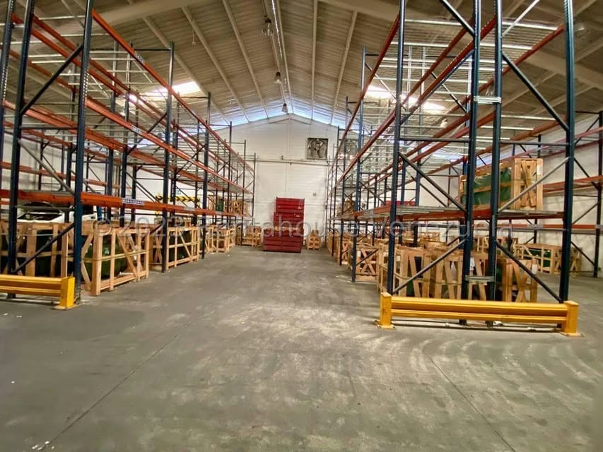 Comercial (Galpon - Deposito) en Venta en Zona Industrial 2, Lara - 22