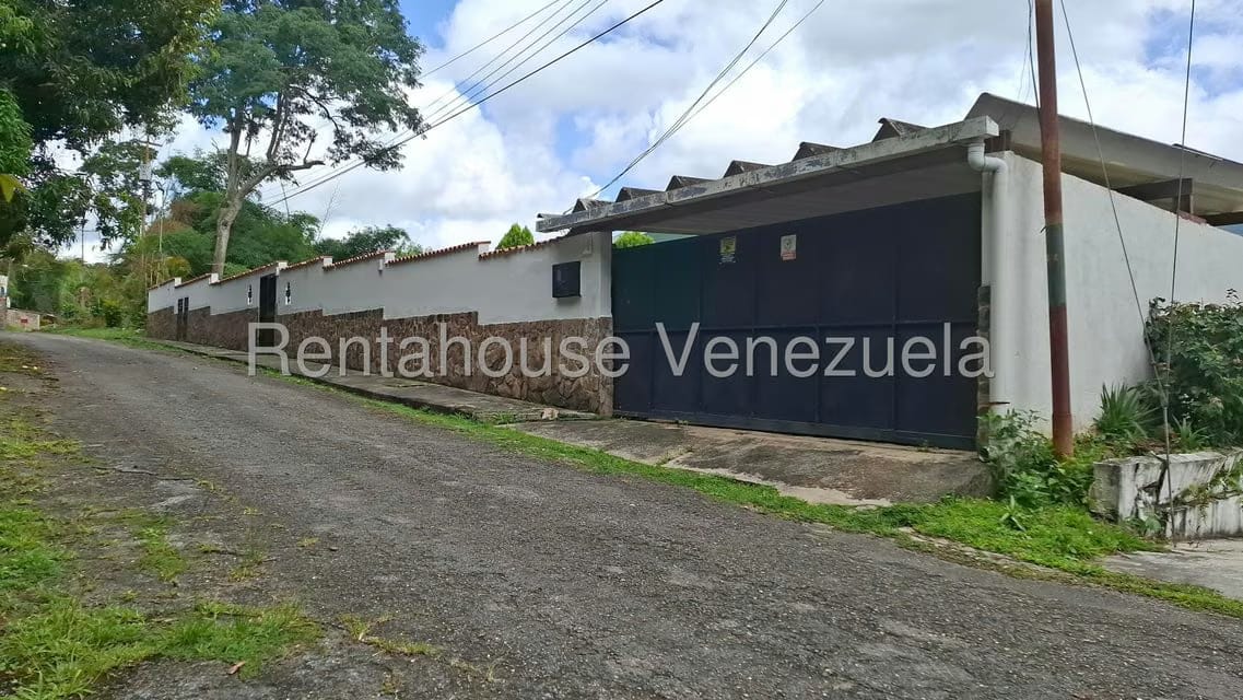 Casa (Casas de Campo) en Venta en Los Anaucos, Miranda