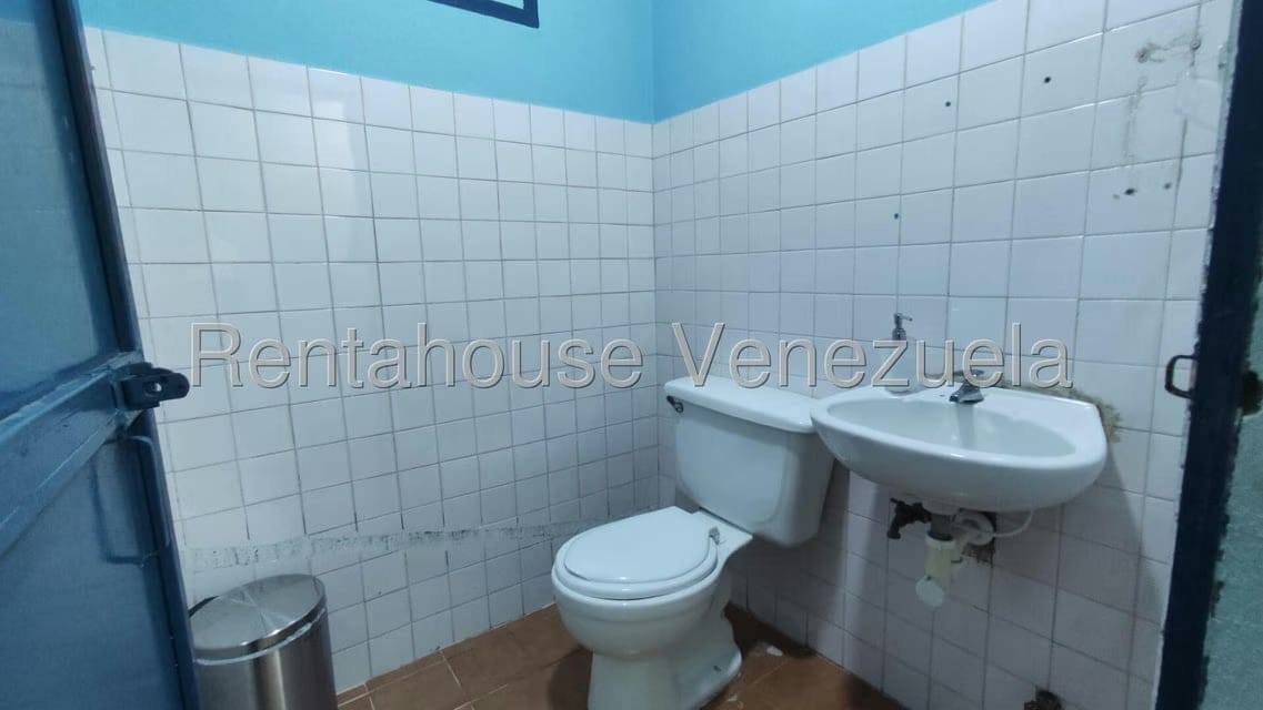 Comercial (Galpon - Deposito) en Venta en Zona Industrial 2, Lara - 22