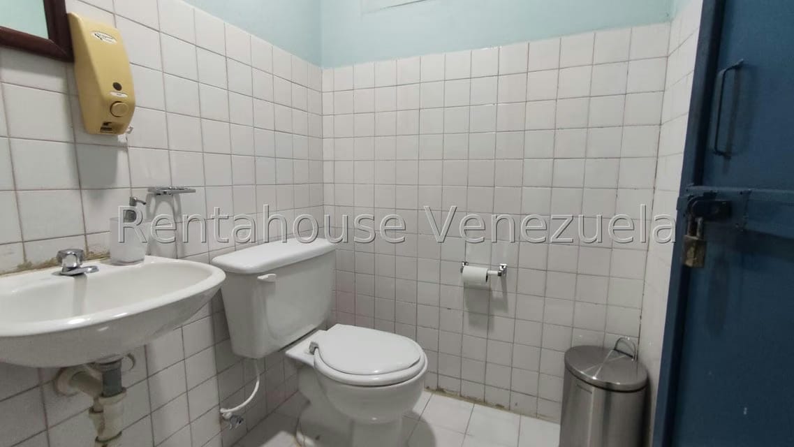 Comercial (Galpon - Deposito) en Venta en Zona Industrial 2, Lara - 23