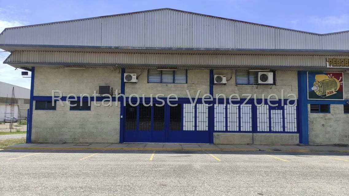 Comercial (Galpon - Deposito) en Venta en Zona Industrial 2, Lara - 32