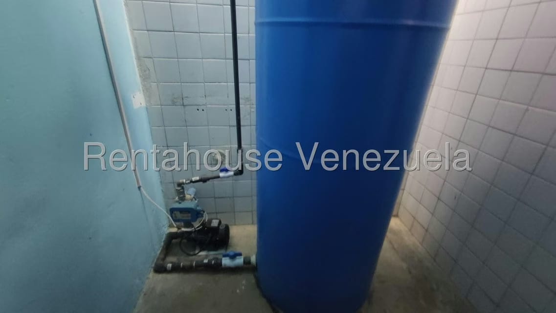 Comercial (Galpon - Deposito) en Venta en Zona Industrial 2, Lara - 37