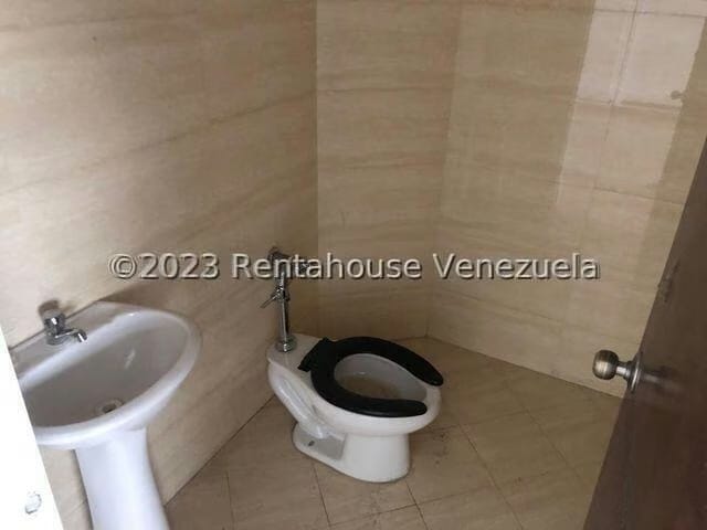 Comercial (Galpon - Deposito) en Alquiler en Zona Industrial 1, Lara - 5