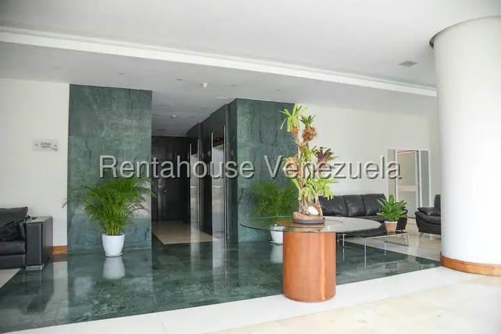 Apartamento (1 Nivel) en Alquiler en Santa Eduvigis, Distrito Metropolitano - 3