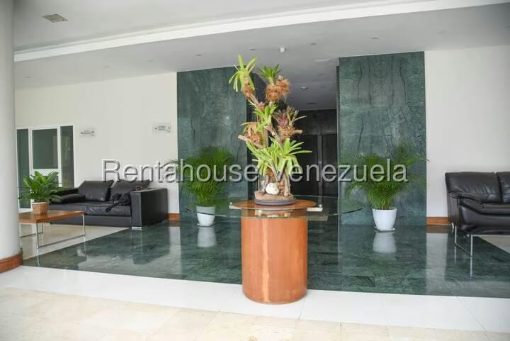 Apartamento (1 Nivel) en Alquiler en Santa Eduvigis, Distrito Metropolitano - 4