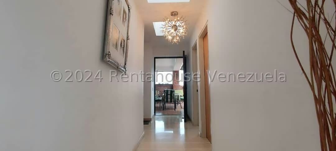 Apartamento (Duplex) en Venta en El Rosal, Distrito Metropolitano - 26
