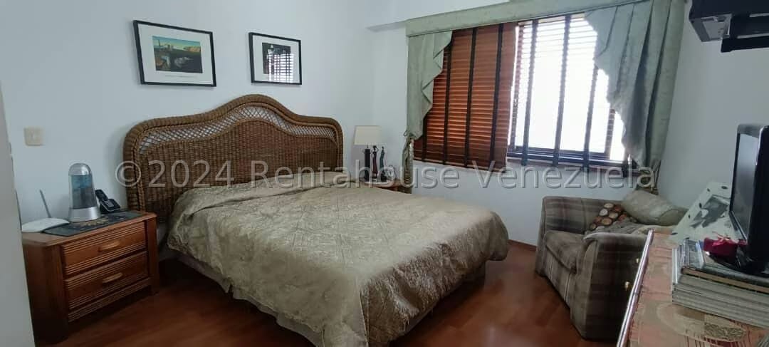 Apartamento (Duplex) en Venta en El Rosal, Distrito Metropolitano - 30