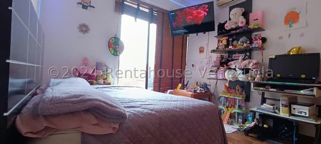 Apartamento (Duplex) en Venta en El Rosal, Distrito Metropolitano - 36