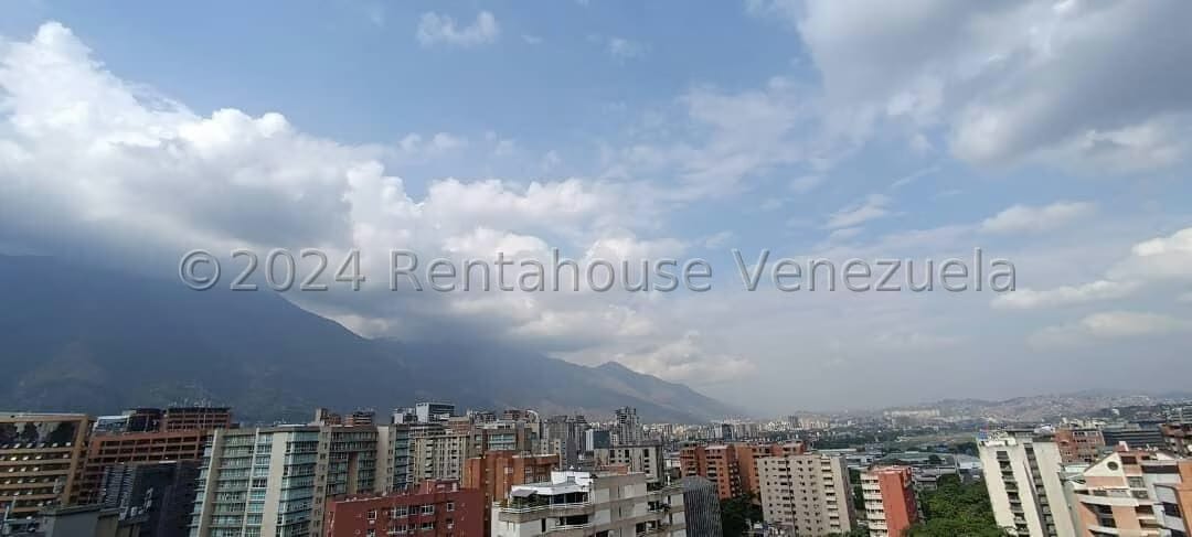 Apartamento (Duplex) en Venta en El Rosal, Distrito Metropolitano - 40