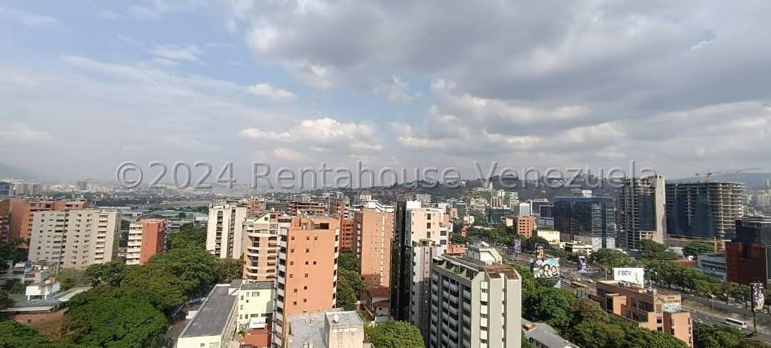 Apartamento (Duplex) en Venta en El Rosal, Distrito Metropolitano - 41