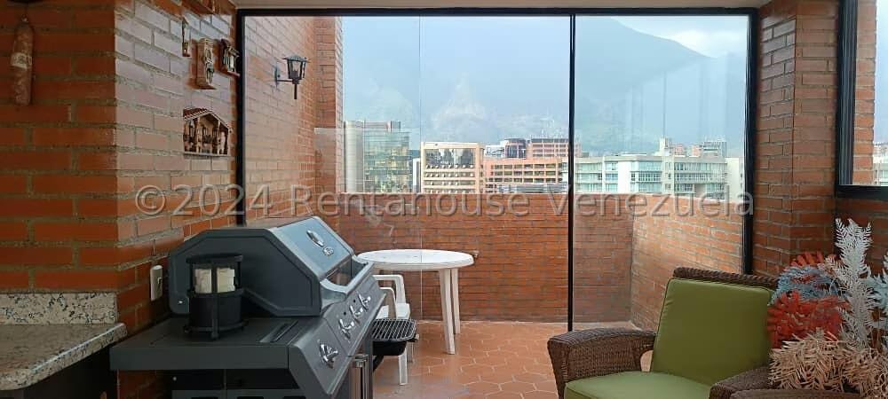 Apartamento (Duplex) en Venta en El Rosal, Distrito Metropolitano - 48