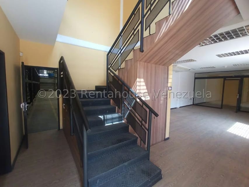 Comercial (Local Comercial) en Venta en Zona Industrial 2, Lara - 2