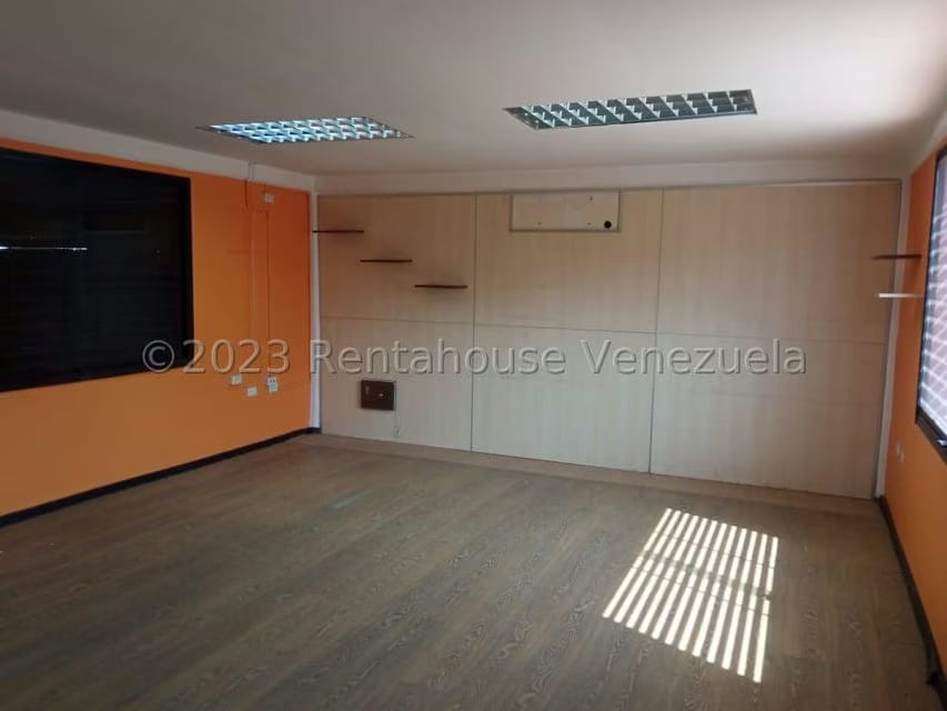 Comercial (Local Comercial) en Venta en Zona Industrial 2, Lara - 13