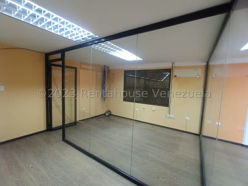 Comercial (Local Comercial) en Venta en Zona Industrial 2, Lara - 14