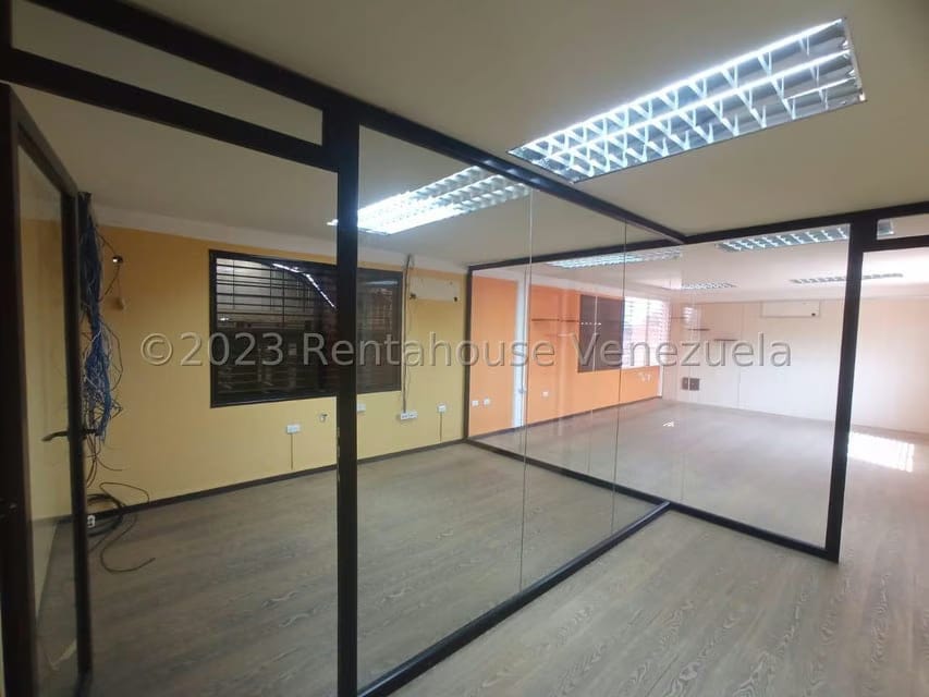 Comercial (Local Comercial) en Venta en Zona Industrial 2, Lara - 17