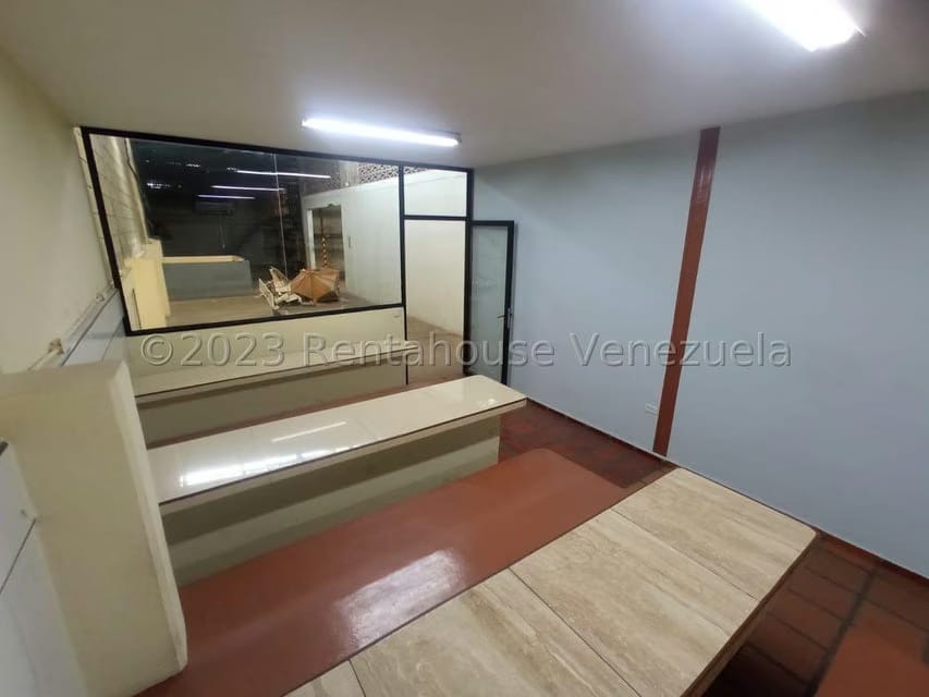 Comercial (Local Comercial) en Venta en Zona Industrial 2, Lara - 34