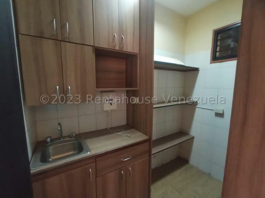 Comercial (Local Comercial) en Venta en Zona Industrial 2, Lara - 5