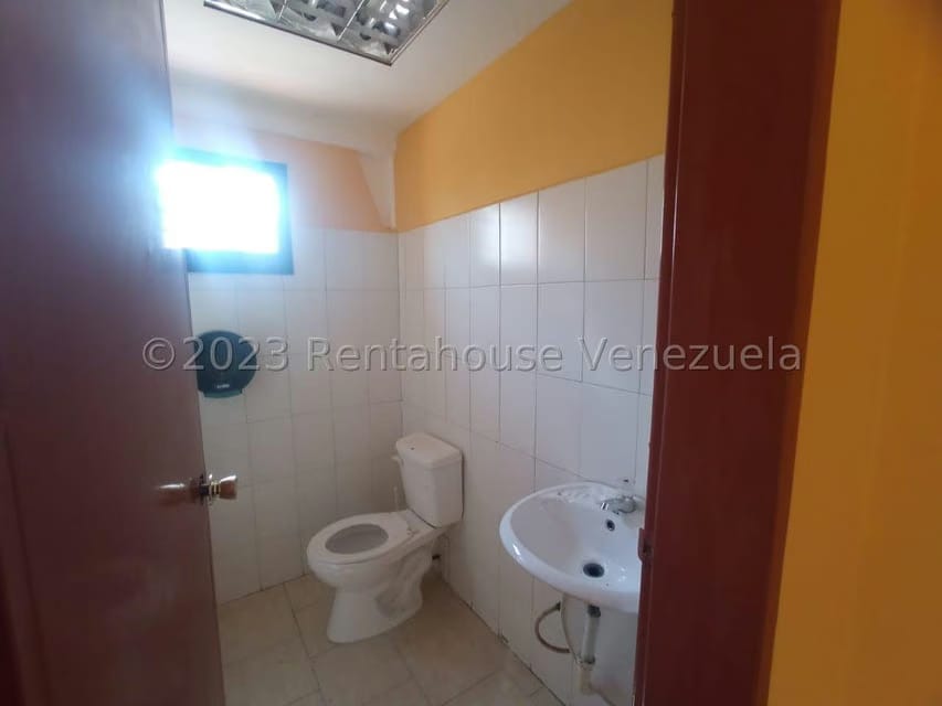 Comercial (Local Comercial) en Venta en Zona Industrial 2, Lara - 8