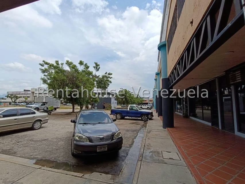 Comercial (Local Comercial) en Venta en Zona Industrial, Carabobo - 4