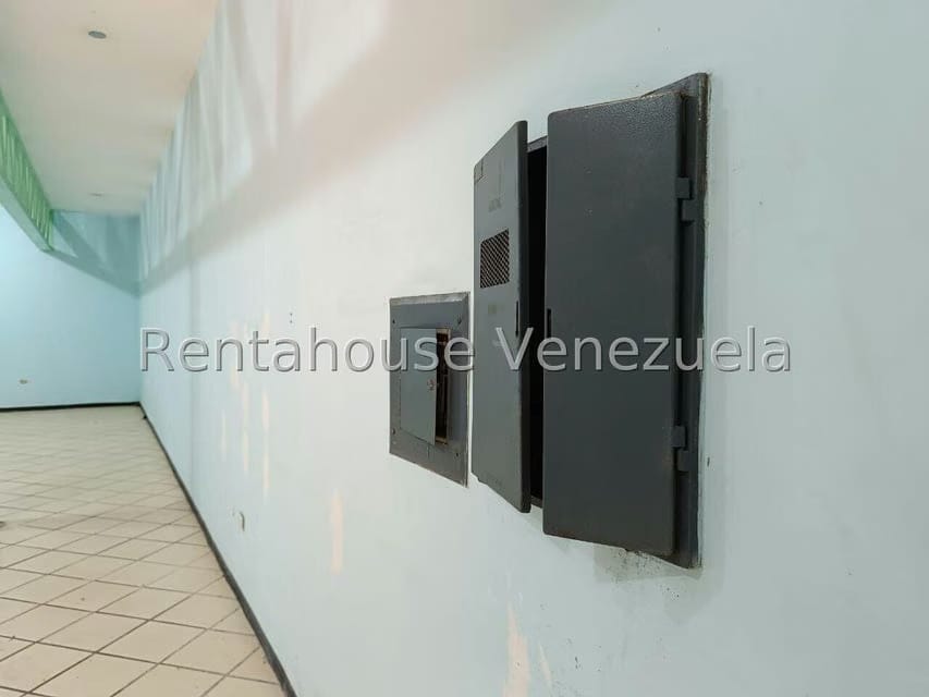 Comercial (Local Comercial) en Venta en Zona Industrial, Carabobo - 8