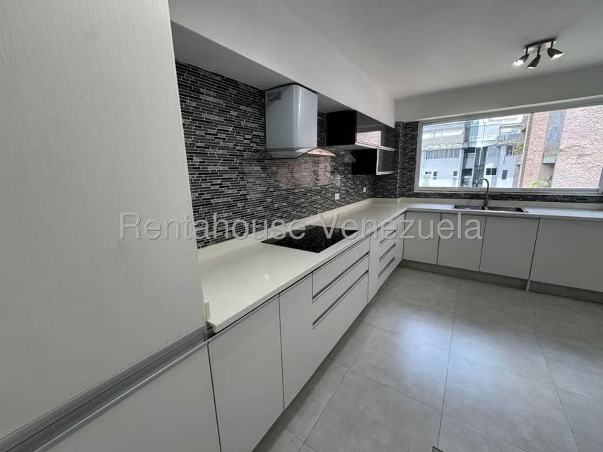Apartamento (1 Nivel) en Venta en La Urbina, Distrito Metropolitano - 12