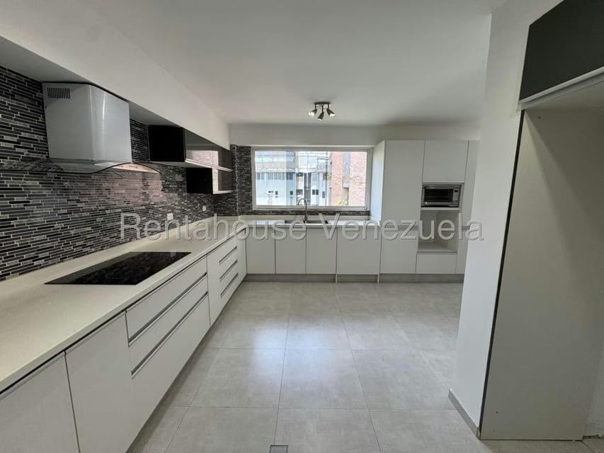 Apartamento (1 Nivel) en Venta en La Urbina, Distrito Metropolitano - 13