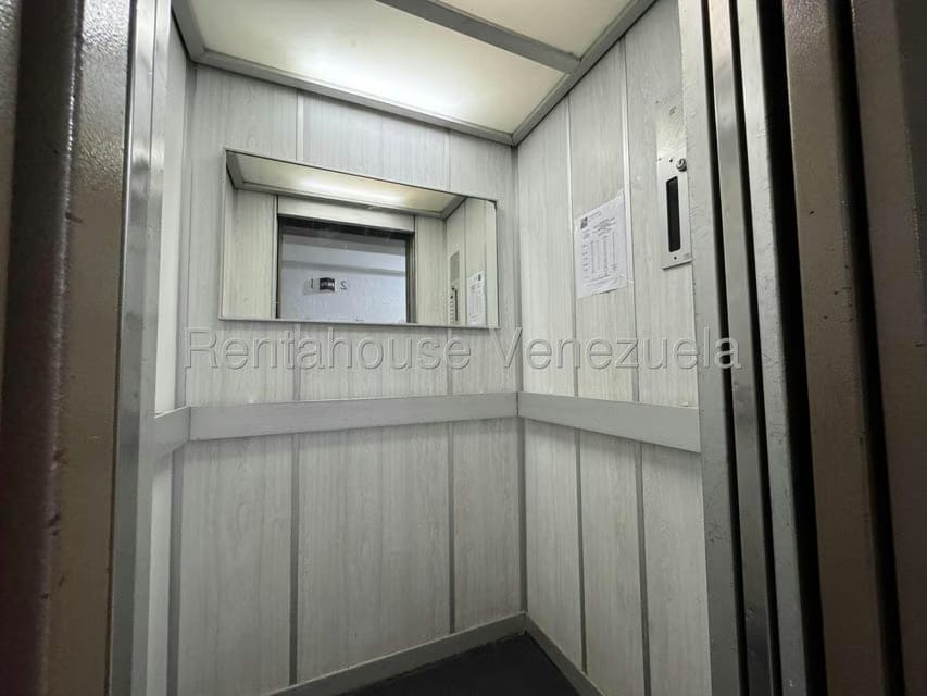 Apartamento (1 Nivel) en Venta en La Urbina, Distrito Metropolitano - 5