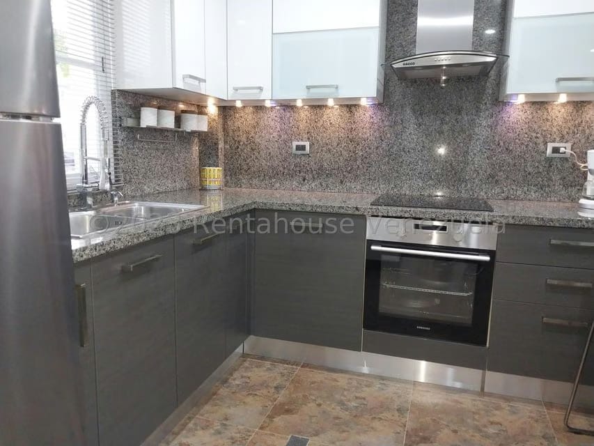 Townhouse (Duplex) en Venta en Puerto Encantado, Miranda - 11