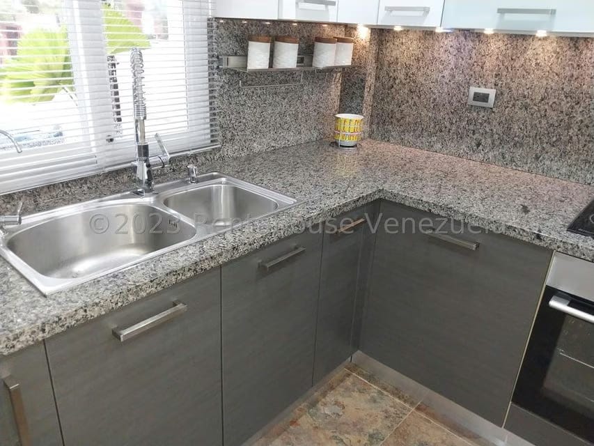 Townhouse (Duplex) en Venta en Puerto Encantado, Miranda - 9