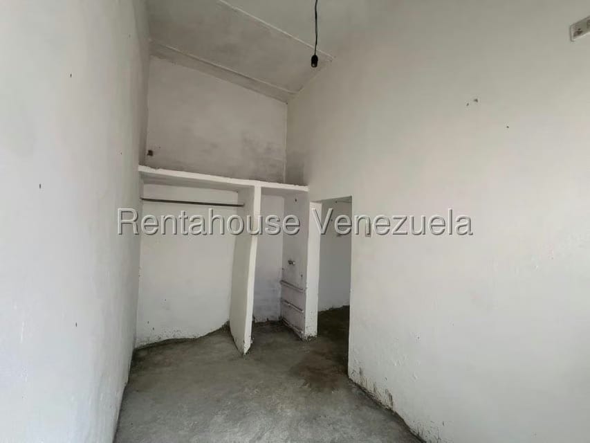 Casa (1 Nivel) en Venta en Centro, Lara - 11