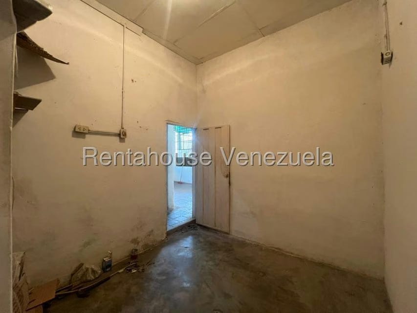 Casa (1 Nivel) en Venta en Centro, Lara - 16