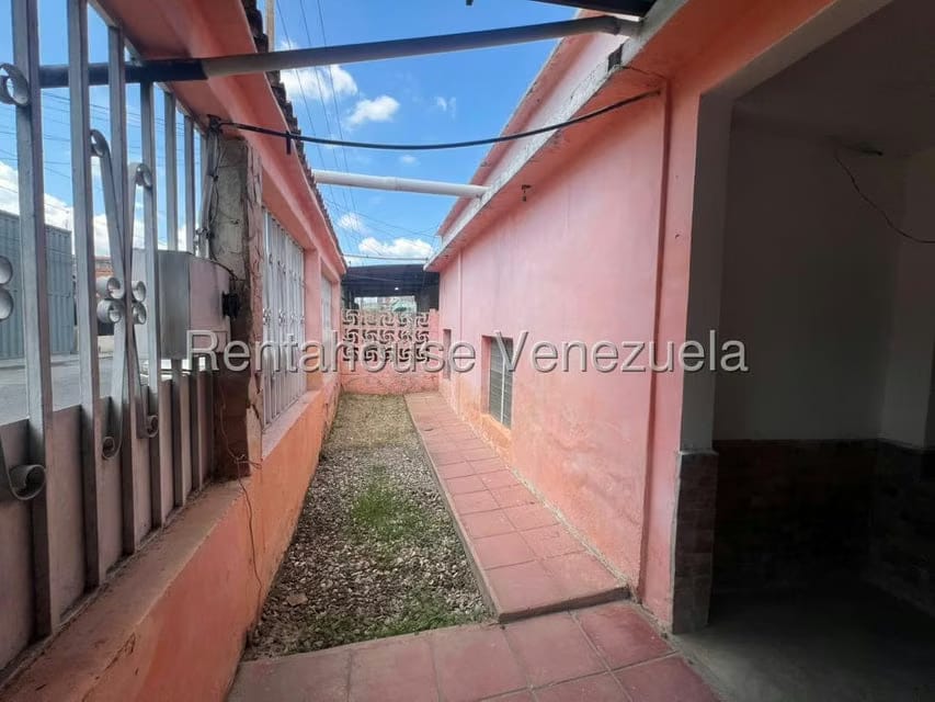 Casa (1 Nivel) en Venta en Centro, Lara - 10