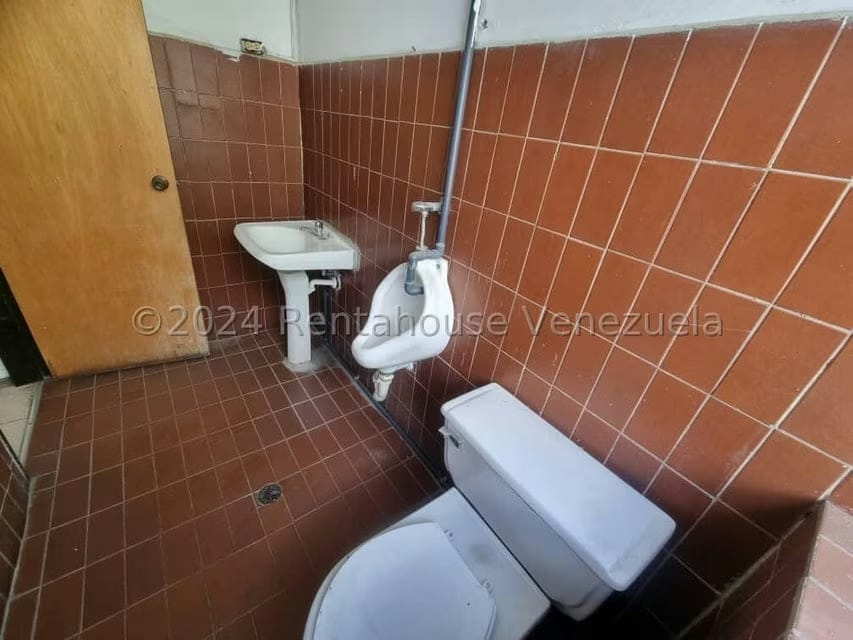 Comercial (Local Comercial) en Alquiler en Centro, Lara - 32