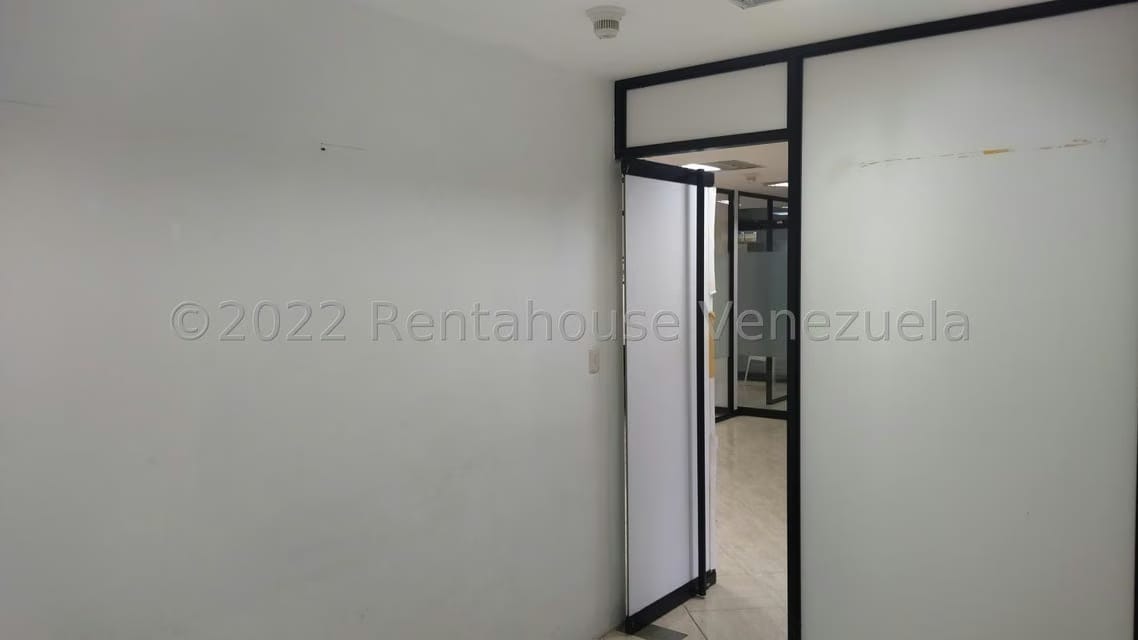 Comercial (Local Comercial) en Alquiler en Macaracuay, Distrito Metropolitano - 4