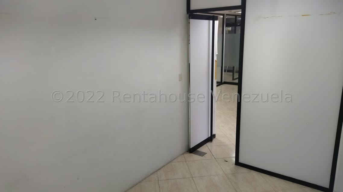 Comercial (Local Comercial) en Alquiler en Macaracuay, Distrito Metropolitano - 5