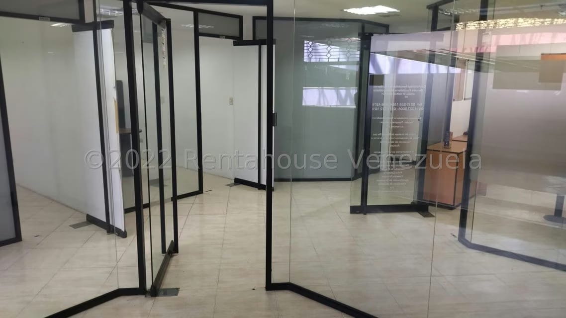 Comercial (Local Comercial) en Alquiler en Macaracuay, Distrito Metropolitano - 8