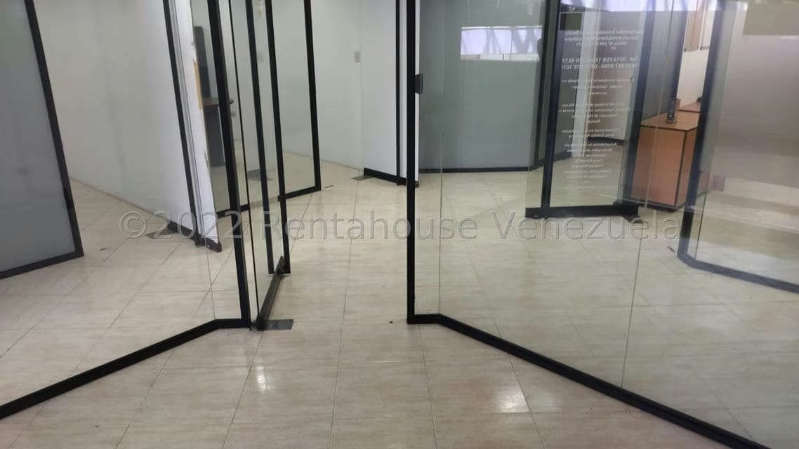 Comercial (Local Comercial) en Alquiler en Macaracuay, Distrito Metropolitano - 9