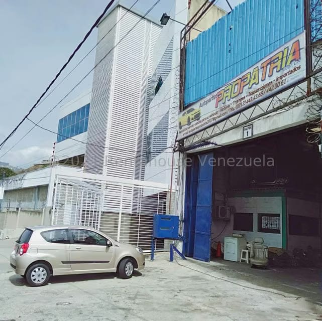 Comercial (Galpon - Deposito) en Venta en La Yaguara, Distrito Metropolitano
