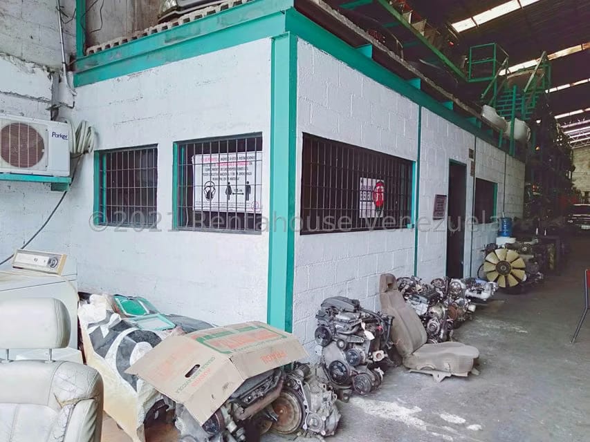 Comercial (Galpon - Deposito) en Venta en La Yaguara, Distrito Metropolitano - 25