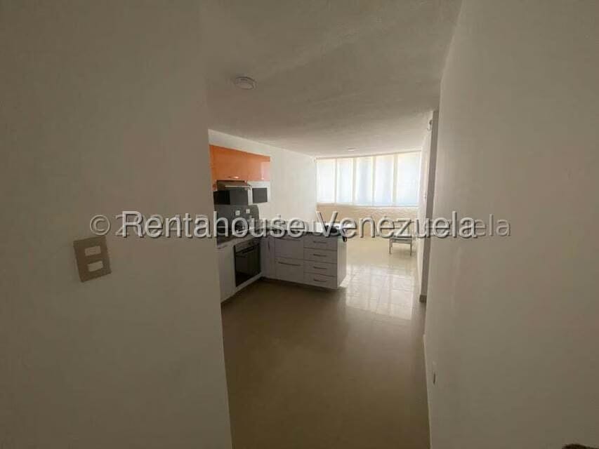 Apartamento (1 Nivel) en Alquiler en Los Naranjos Humboldt, Distrito Metropolitano - 2