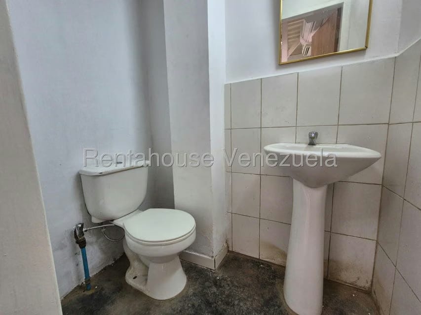 Comercial (Local Comercial) en Alquiler en Zona Este, Lara - 11