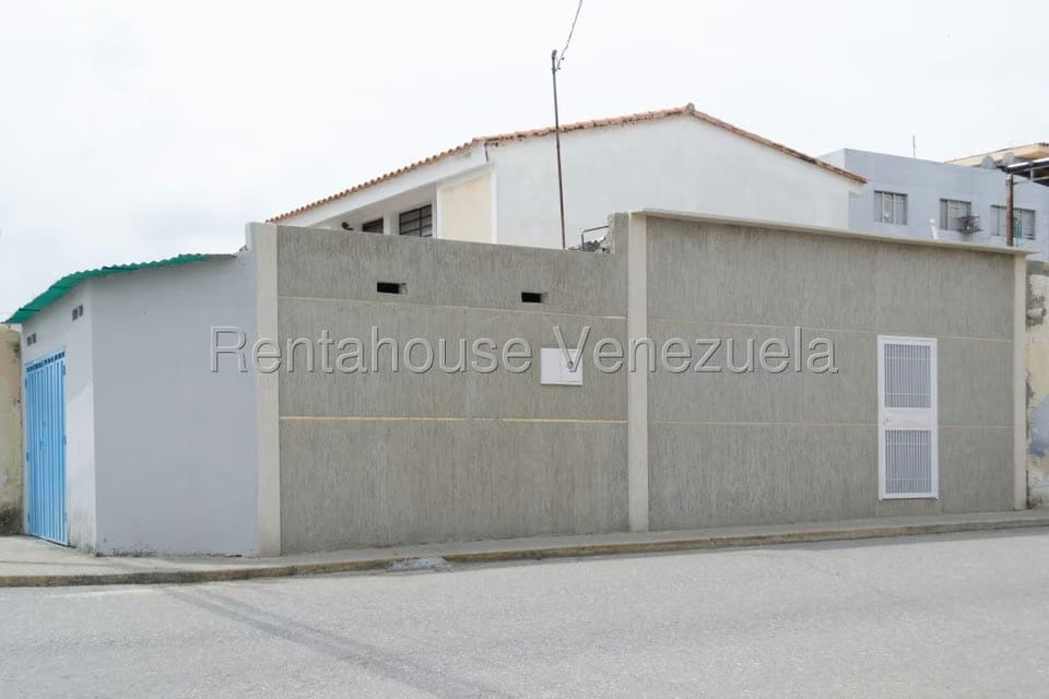 Comercial (Local Comercial) en Alquiler en Zona Este, Lara - 16