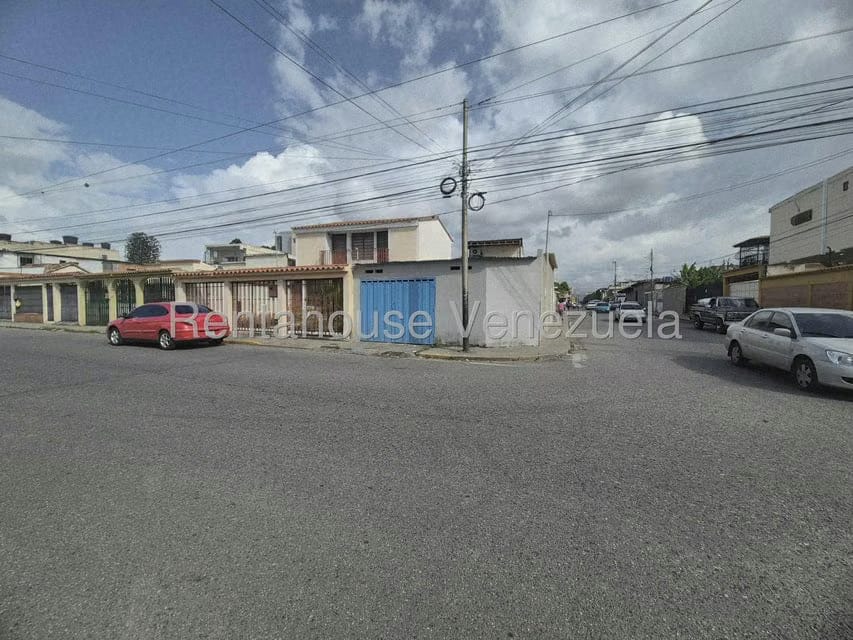 Comercial (Local Comercial) en Alquiler en Zona Este, Lara - 17