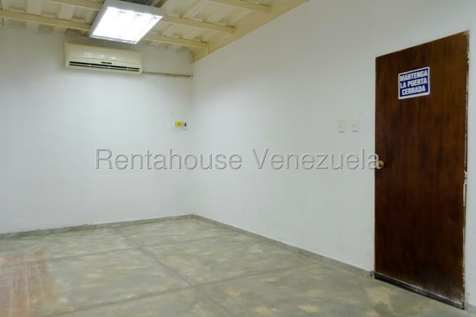 Comercial (Local Comercial) en Alquiler en Zona Este, Lara - 5