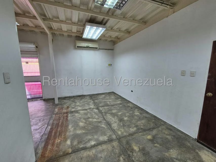 Comercial (Local Comercial) en Alquiler en Zona Este, Lara - 6