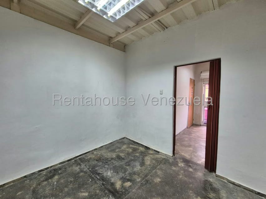 Comercial (Local Comercial) en Alquiler en Zona Este, Lara - 7