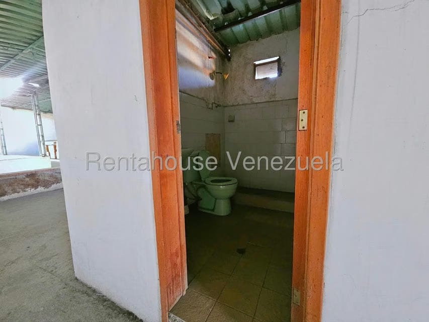Casa (Colonial) en Venta en Centro Palo Negro, Aragua - 40