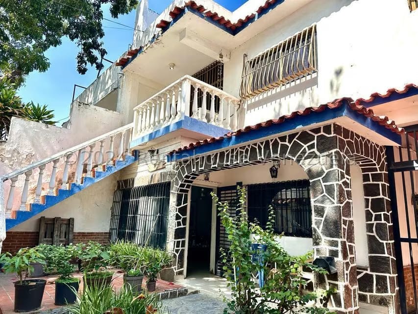Casa (Multipes Niveles) en Venta en La Atlantida, Vargas - 2