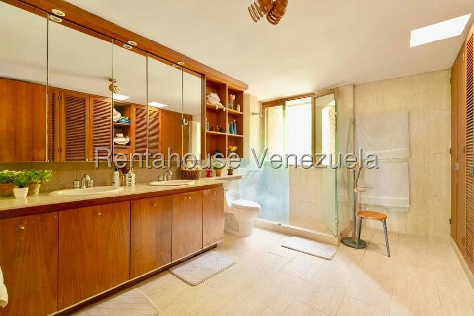 Casa (Duplex) en Venta en La Lagunita Country Club, Distrito Metropolitano - 43
