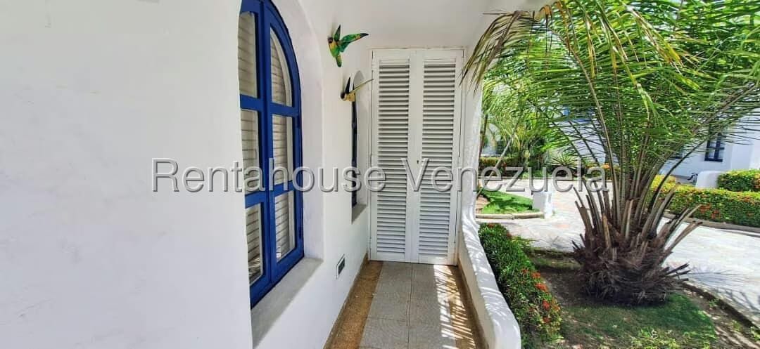 Casa (Duplex) en Venta en Puerto Encantado, Miranda - 4